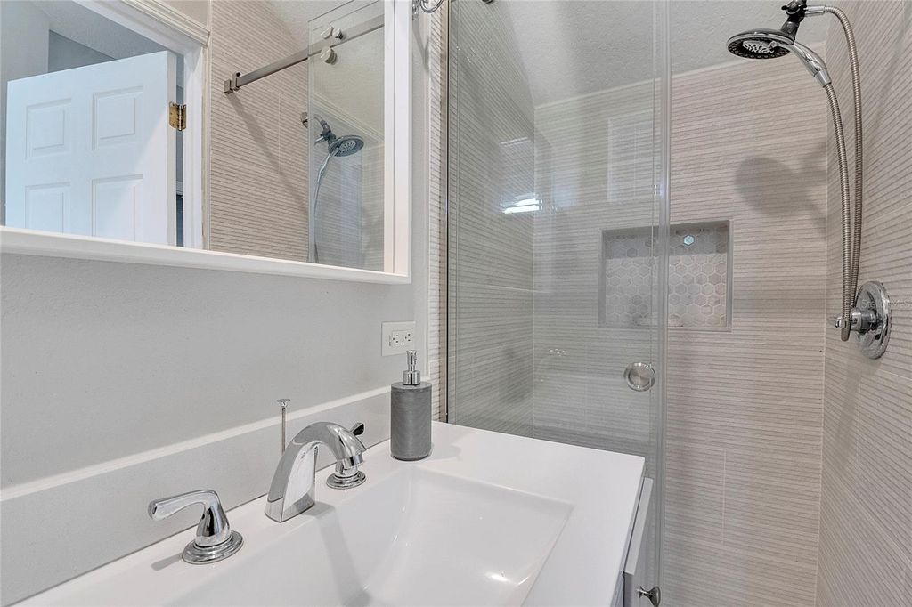 Image 13 of property listing at 9454 SILVER BUTTONWOOD STREET, Orlando, FL 32832