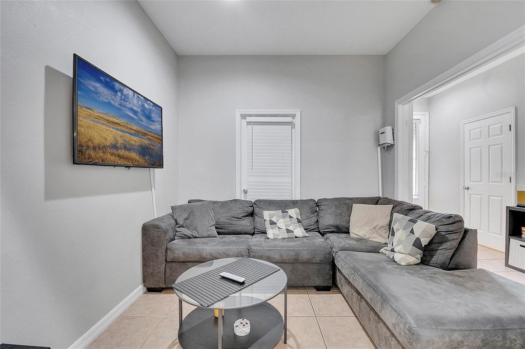 Image 16 of property listing at 9454 SILVER BUTTONWOOD STREET, Orlando, FL 32832