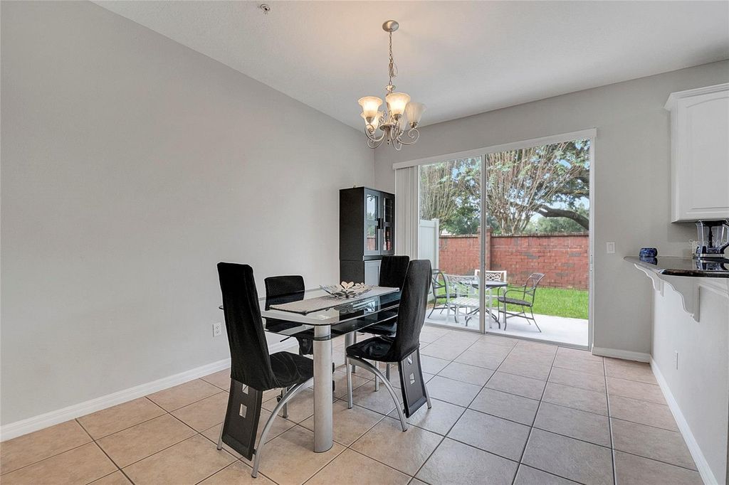 Image 20 of property listing at 9454 SILVER BUTTONWOOD STREET, Orlando, FL 32832