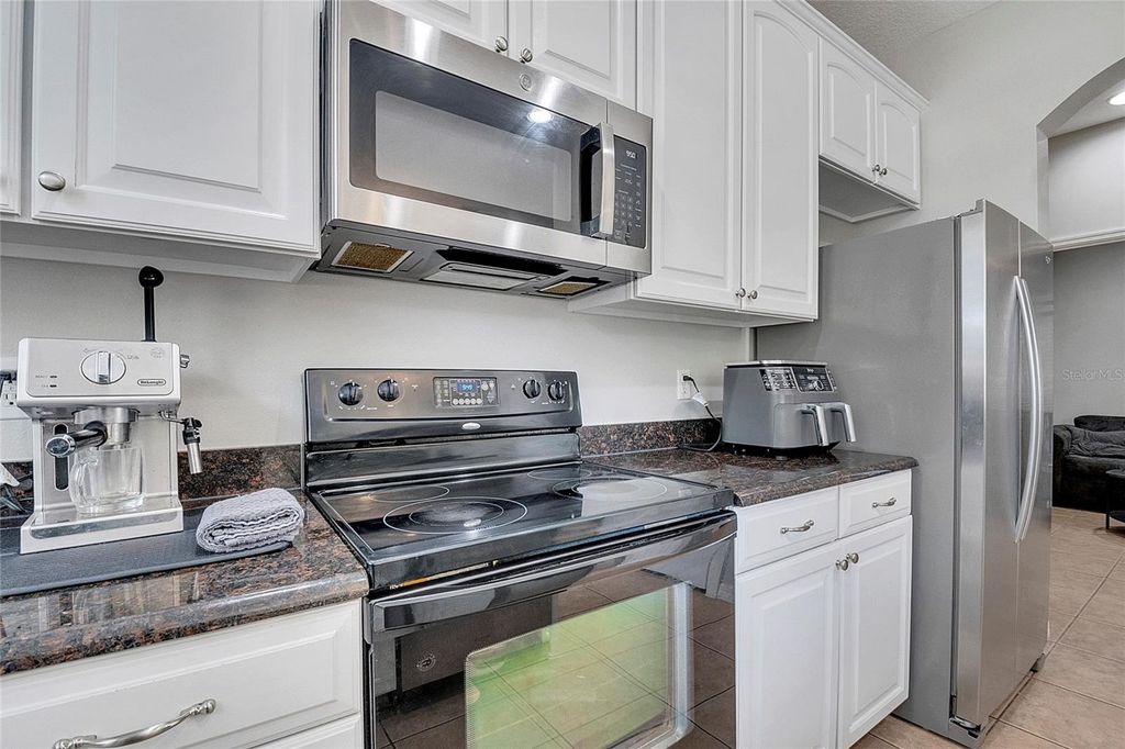 Image 27 of property listing at 9454 SILVER BUTTONWOOD STREET, Orlando, FL 32832