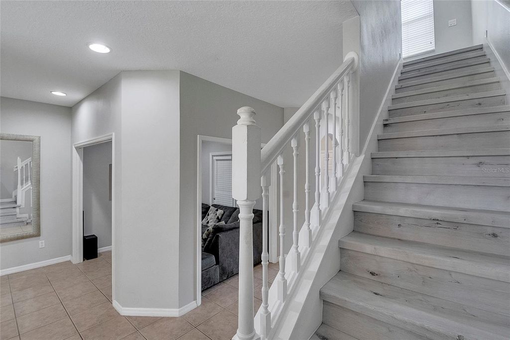 Image 29 of property listing at 9454 SILVER BUTTONWOOD STREET, Orlando, FL 32832