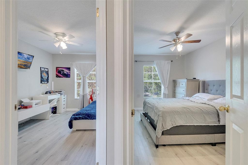 Image 34 of property listing at 9454 SILVER BUTTONWOOD STREET, Orlando, FL 32832