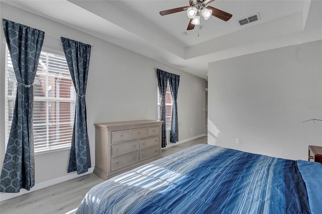 Image 44 of property listing at 9454 SILVER BUTTONWOOD STREET, Orlando, FL 32832