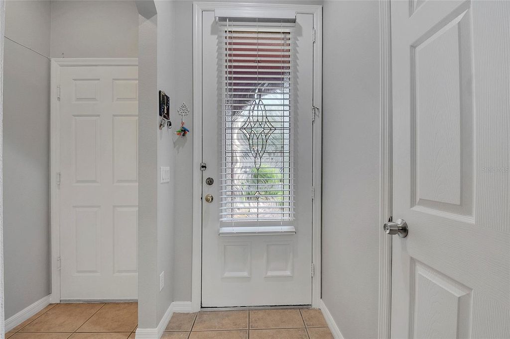 Image 7 of property listing at 9454 SILVER BUTTONWOOD STREET, Orlando, FL 32832
