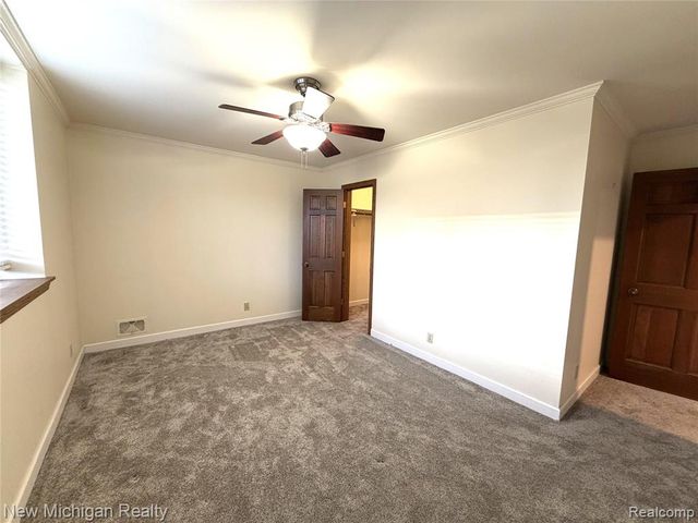 43000 12 Oaks Crescent Drive 2033, Novi, MI 48377
