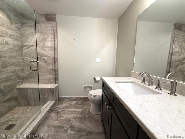 43000 12 Oaks Crescent Drive 2033, Novi, MI 48377