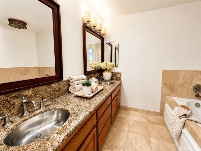 208 S Catalina Avenue C, Redondo Beach, CA 90277