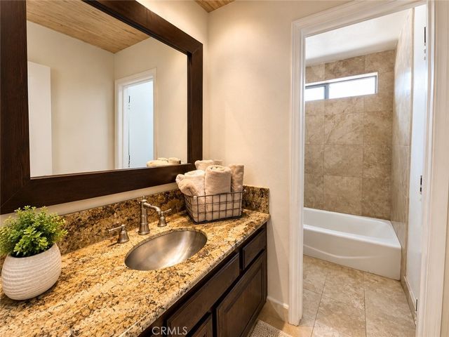 208 S Catalina Avenue C, Redondo Beach, CA 90277