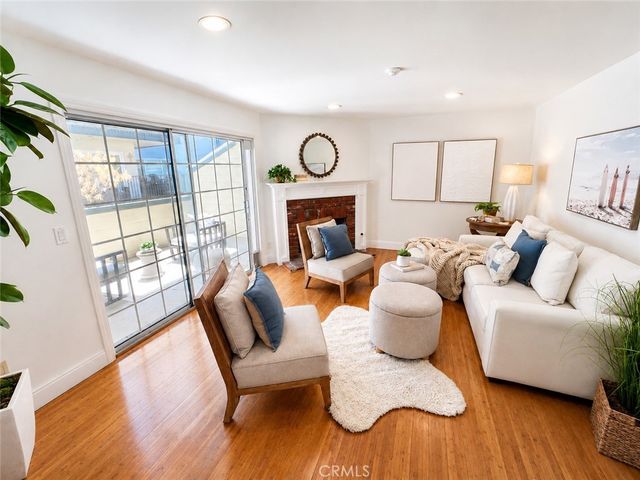 208 S Catalina Avenue C, Redondo Beach, CA 90277