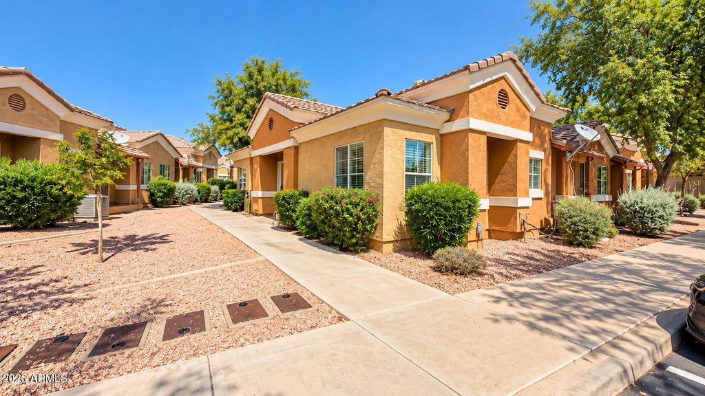 854 S SAN MARCOS Drive A5, Apache Junction, AZ 85120 — exterior