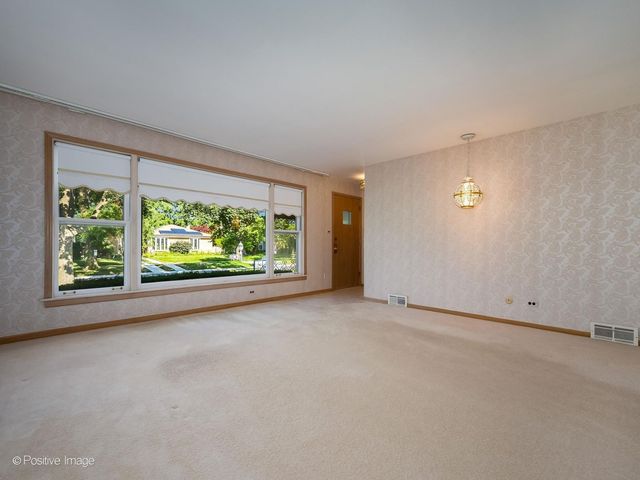 9420 Lawler Avenue, Skokie, IL 60077