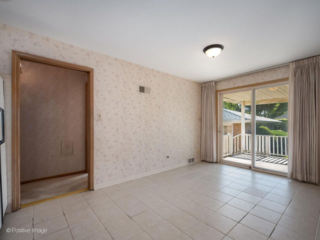 9420 Lawler Avenue, Skokie, IL 60077
