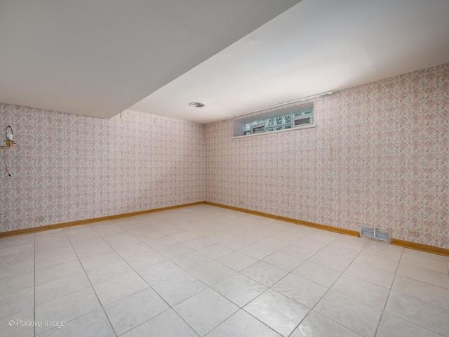 9420 Lawler Avenue, Skokie, IL 60077