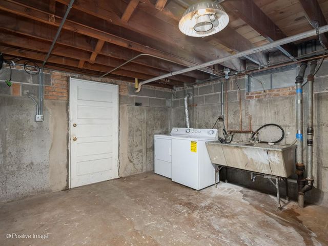 9420 Lawler Avenue, Skokie, IL 60077
