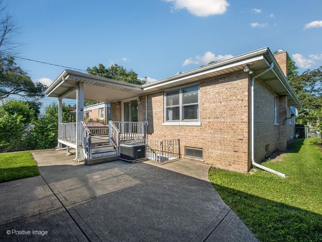9420 Lawler Avenue, Skokie, IL 60077
