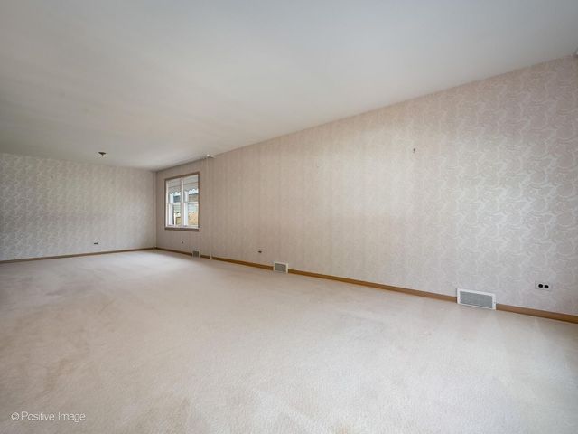 9420 Lawler Avenue, Skokie, IL 60077