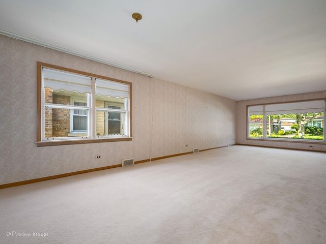 9420 Lawler Avenue, Skokie, IL 60077