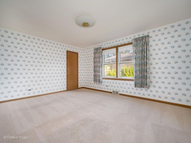 9420 Lawler Avenue, Skokie, IL 60077