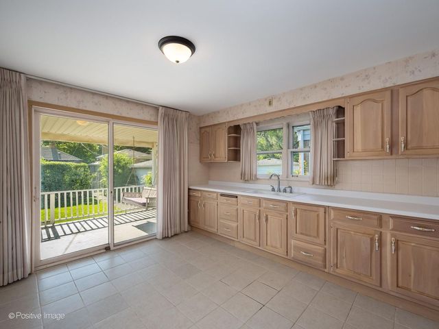 9420 Lawler Avenue, Skokie, IL 60077