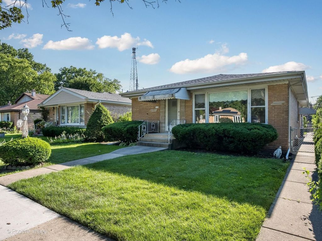 9420 Lawler Avenue, Skokie, IL 60077