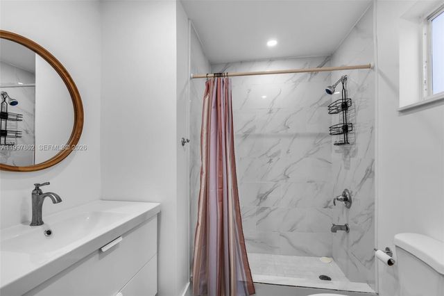 7001 W 35th Ave 169, Hialeah, FL 33018