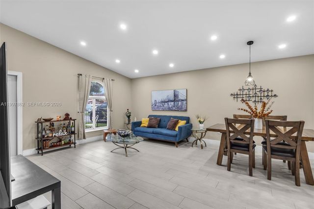 7001 W 35th Ave 169, Hialeah, FL 33018