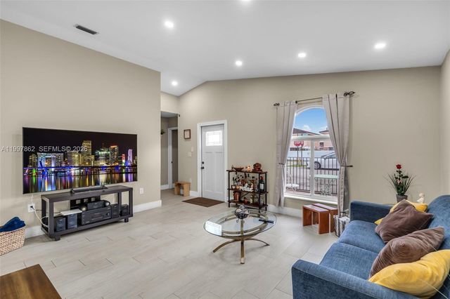 7001 W 35th Ave 169, Hialeah, FL 33018