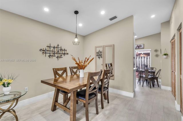 7001 W 35th Ave 169, Hialeah, FL 33018