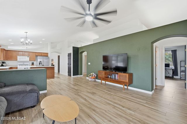 3670 W Tybolt Drive, Tucson, AZ 85746