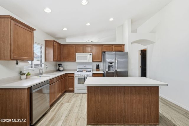 3670 W Tybolt Drive, Tucson, AZ 85746