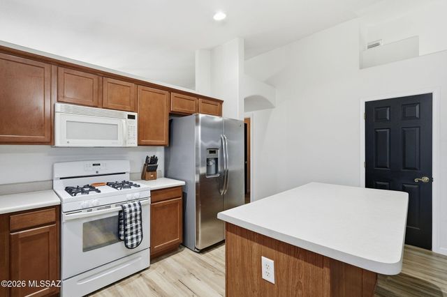 3670 W Tybolt Drive, Tucson, AZ 85746