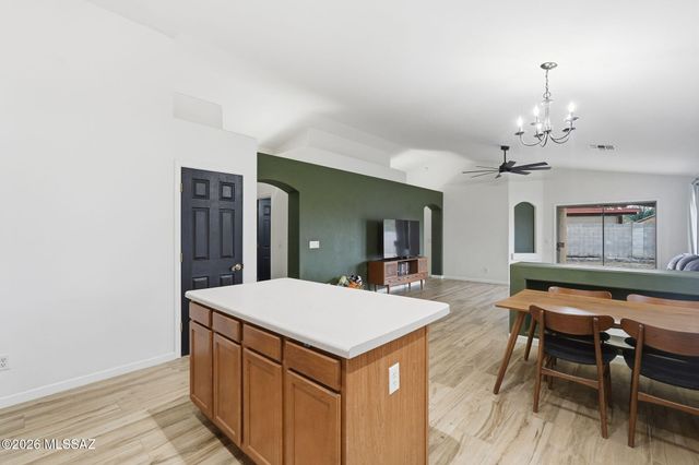 3670 W Tybolt Drive, Tucson, AZ 85746