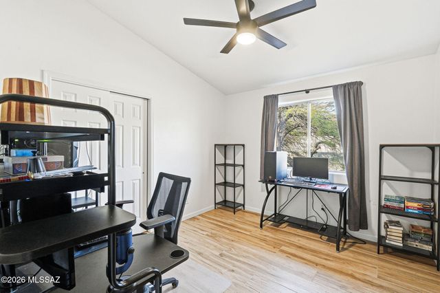 3670 W Tybolt Drive, Tucson, AZ 85746