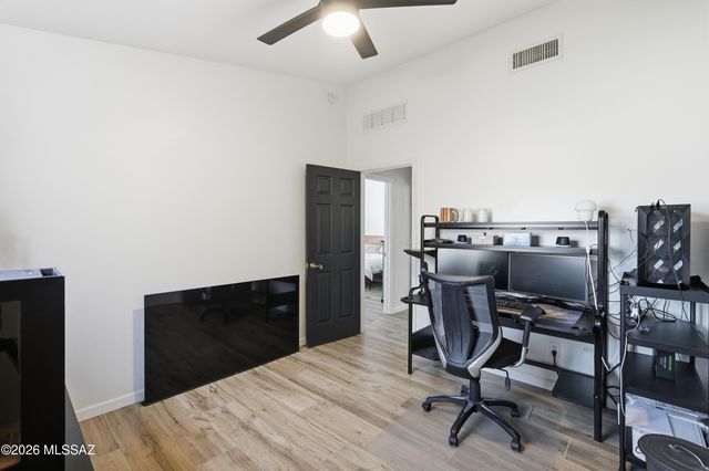 3670 W Tybolt Drive, Tucson, AZ 85746