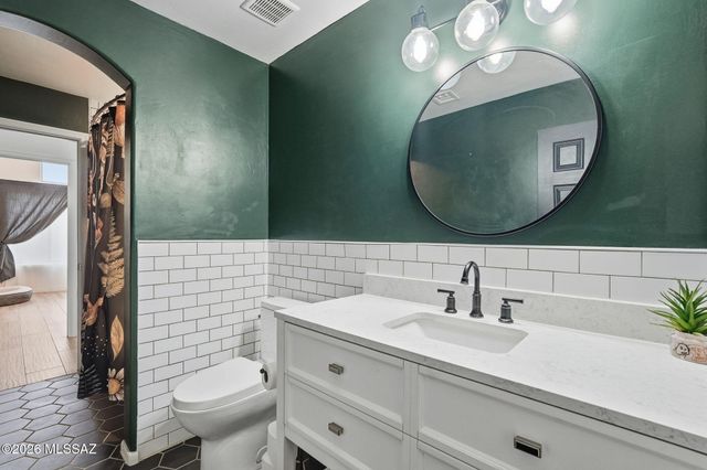 3670 W Tybolt Drive, Tucson, AZ 85746