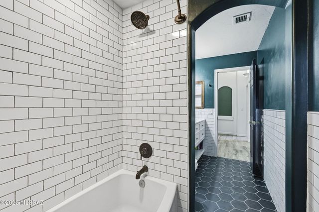 3670 W Tybolt Drive, Tucson, AZ 85746