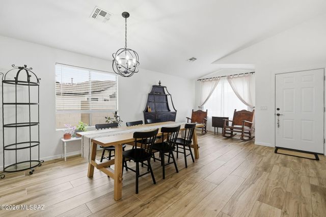 3670 W Tybolt Drive, Tucson, AZ 85746