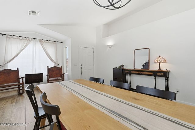 3670 W Tybolt Drive, Tucson, AZ 85746