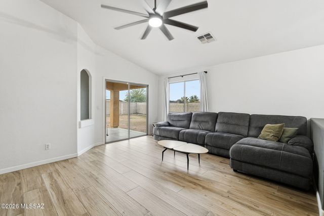 3670 W Tybolt Drive, Tucson, AZ 85746