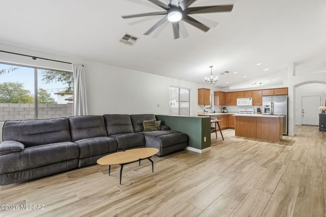 3670 W Tybolt Drive, Tucson, AZ 85746