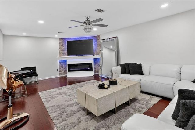 510 Platoro SW Court, Atlanta, GA 30331