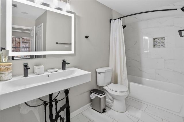 510 Platoro SW Court, Atlanta, GA 30331