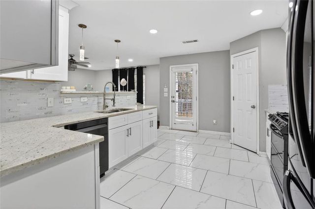 510 Platoro SW Court, Atlanta, GA 30331