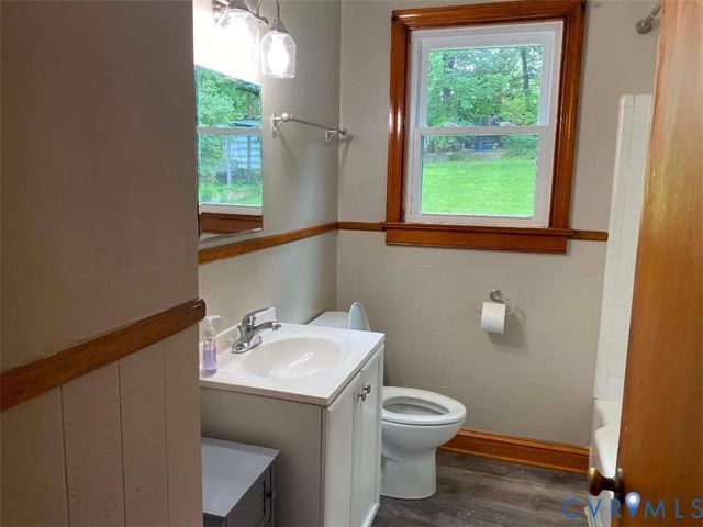 605 Walnut Ave, Colonial Heights, VA 23834