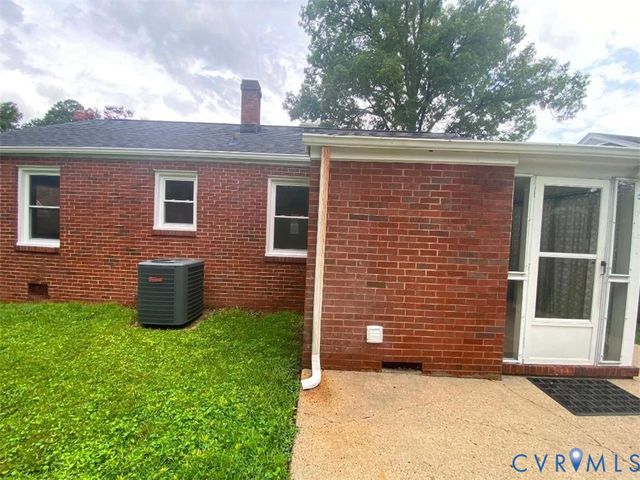 605 Walnut Ave, Colonial Heights, VA 23834