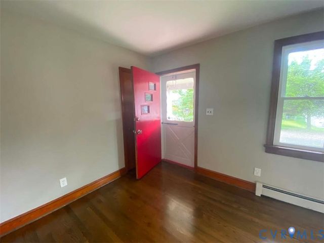 605 Walnut Ave, Colonial Heights, VA 23834