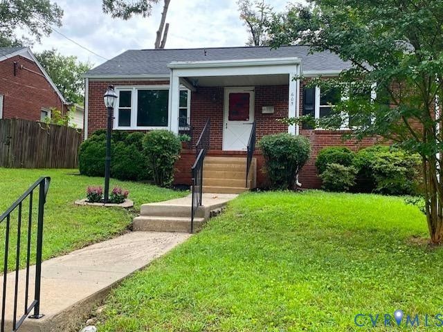 605 Walnut Ave, Colonial Heights, VA 23834