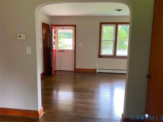 605 Walnut Ave, Colonial Heights, VA 23834