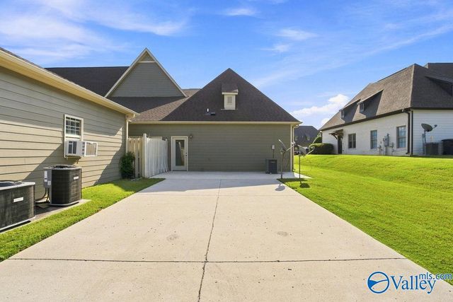 134 Chimes Way SW, Huntsville, AL 35824