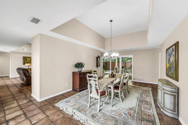 16 Charleston Street N, Sugar Land, TX 77478